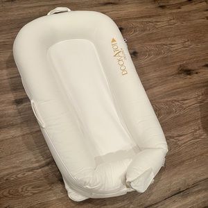 Dockatot Deluxe+ (Like New)